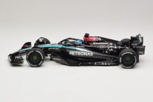 Mercedes AMG Petronas W15 E Performance G. Russell 2024 Minichamps 1:18 110240163 Resin – Bild 3 von 7