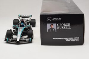 Mercedes AMG Petronas W15 E Performance G. Russell 2024 Minichamps 1:18 110240163 Resin – Bild 6 von 7