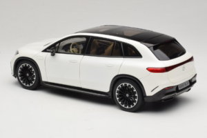 Mercedes EQS SUV X296 Manufaktur Diamond White NZG 1:18 B66960590 Metall – Bild 7 von 8