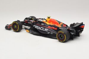 Oracle Red Bull Racing RB19 S. Perez Abu Dhabi GP 2023 Minichamps 1:18 110232311 Resin – Bild 5 von 7