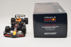 Oracle Red Bull Racing RB19 S. Perez Abu Dhabi GP 2023 Minichamps 1:18 110232311 Resin – Bild 6 von 7