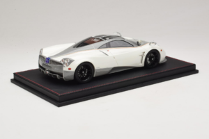 Pagani Huayra Luminous Green AB 1:18 REMC041 Resin – Bild 3 von 7