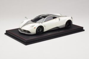 Pagani Huayra Luminous Green AB 1:18 REMC041 Resin – Bild 2 von 7