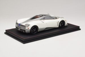 Pagani Huayra Luminous Green AB 1:18 REMC041 Resin – Bild 3 von 7
