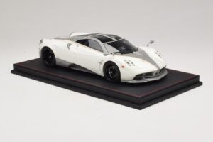 Pagani Huayra Luminous Green AB 1:18 REMC041 Resin – Bild 4 von 7