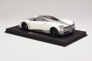 Pagani Huayra Luminous Green AB 1:18 REMC041 Resin – Bild 5 von 7