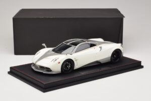 Pagani Huayra Luminous Green AB 1:18 REMC041 Resin – Bild 7 von 7