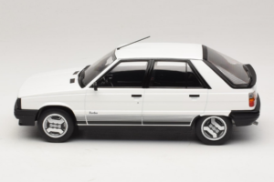 Renault 11 Turbo Weiss MCG 1:18 MCG18589 Metall – Bild 3 von 6
