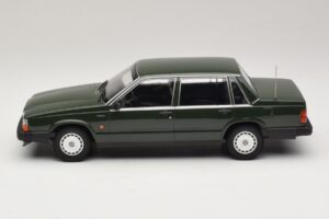 Volvo 740 GL Dunkelgrün Minichamps 1:18 155171702 Metall – Bild 3 von 6