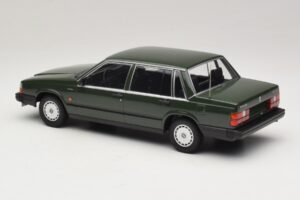 Volvo 740 GL Dunkelgrün Minichamps 1:18 155171702 Metall – Bild 5 von 6