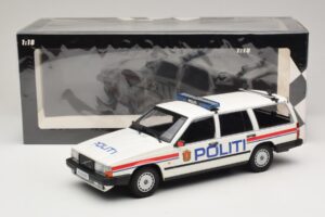 Volvo 740 GL Kombi Politi Norway Minichamps 1:18 155171796 Metall – Bild 6 von 6