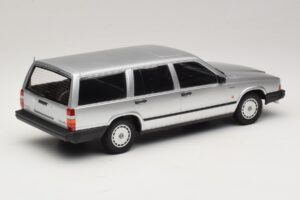 Volvo 740 GL Kombi Silber Minichamps 1:18 155171770 Metall – Bild 2 von 6