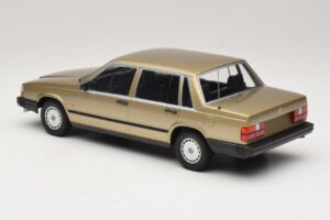 Volvo 740 GL Gold Minichamps 1:18 155171700 Metall – Bild 5 von 6