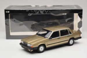 Volvo 740 GL Gold Minichamps 1:18 155171700 Metall – Bild 6 von 6