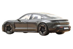 Porsche Taycan Turbo S Slate Grey Neo Norev 1:18 187654 Metall – Bild 3 von 5