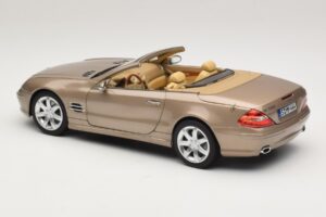 Mercedes SL500 R230 Travertine Beige Norev 1:18 183843 Metall – Bild 8 von 9