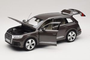 Audi Q7 4M Argus Brown Minichamps 1:18 5011407615 Metall – Bild 2 von 8