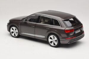 Audi Q7 4M Argus Brown Minichamps 1:18 5011407615 Metall – Bild 7 von 8