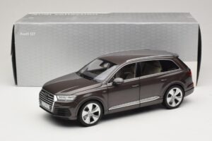 Audi Q7 4M Argus Brown Minichamps 1:18 5011407615 Metall – Bild 8 von 8
