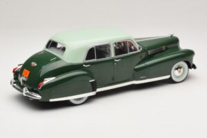 Cadillac Fleetwood Series 60 Special Grün MCG 1:18 MCG18657 Metall – Bild 2 von 6