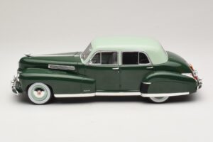 Cadillac Fleetwood Series 60 Special Grün MCG 1:18 MCG18657 Metall – Bild 3 von 6