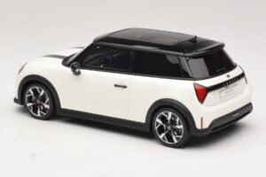 Mini Cooper S F66 Nanuq White Metallic Otto 1:18 OT1245 Resin – Bild 5 von 6