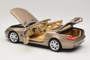 Mercedes SL500 R230 Travertine Beige Norev 1:18 183843 Metall – Bild 6 von 9