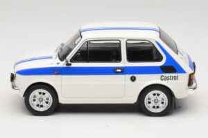 Fiat 126 Castrol Livery Weiss Blau MCG 1:18 MCG18666 Metall – Bild 3 von 6