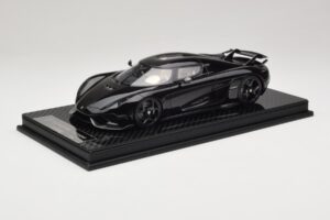 Koenigsegg Regera Schwarz Carbon-Paket Beige Interieur FrontiArt 1:18 Koenigsegg Regera Schwarz Carbon-Paket Beige Interieur FrontiArt 1:18 REMC042 Resin