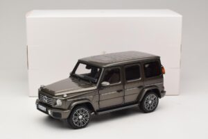 Mercedes G-Class W465 Indium Grey Norev 1:18 183036 Metall – Bild 6 von 6