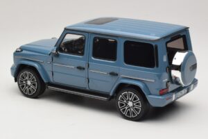 Mercedes G-Class W465 Vintage Blue Norev 1:18 183034 Metall – Bild 5 von 6