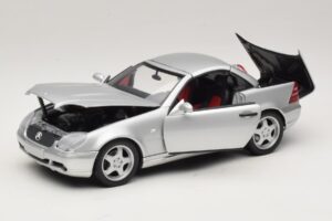 Mercedes SLK230 R170 AMG Roadster Silber UT Models 1:18 26152 Metall – Bild 2 von 8