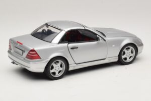 Mercedes SLK230 R170 AMG Roadster Silber UT Models 1:18 26152 Metall – Bild 3 von 8