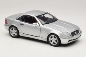 Mercedes SLK230 R170 AMG Roadster Silber UT Models 1:18 26152 Metall – Bild 6 von 8