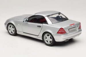 Mercedes SLK230 R170 AMG Roadster Silber UT Models 1:18 26152 Metall – Bild 7 von 8