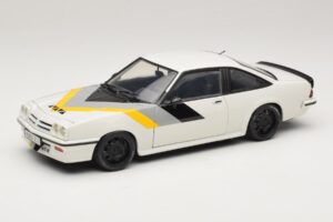 Opel Manta B GT/E Weiss Custom Schwarze Felgen Revell 1:18 08422 Metall
