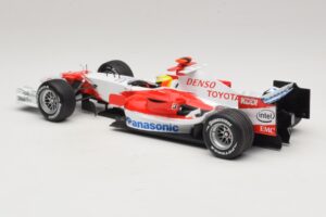 Panasonic Toyota Racing TF106 #12 R. Schumacher 2006 Minichamps 1:18 AM59557K Metall – Bild 5 von 7