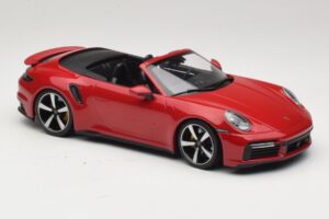 Porsche 911 992 Turbo S Cabriolet Dunkelrot Minichamps 1:18 PORSCHE007 Metall – Bild 4 von 6