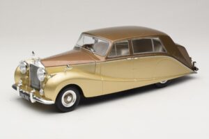 Rolls-Royce Silver Wraith Empress by Hooper Braun & Gold MCG 1:18 MCG18000 Metall