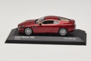 Aston Martin DB9 Rot Metallic Minichamps 1:43 400137340 Metall