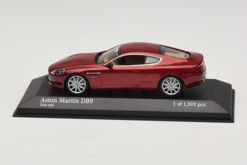 Aston Martin DB9 Rot Metallic Minichamps 1:43 400137340 Metall