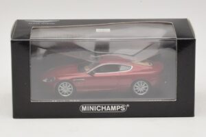 Aston Martin DB9 Rot Metallic Minichamps 1:43 400137340 Metall – Bild 4 von 4