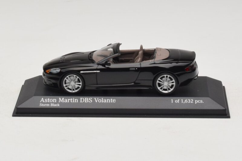 Aston Martin DBS Volante Schwarz Metallic Minichamps 1:43 Aston Martin DBS Volante Schwarz Metallic Minichamps 1:43 400137930 Metall