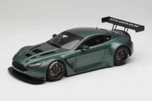 Aston Martin V12 Vantage GT3 Grün AUTOart 1:18 81306 Metall