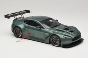 Aston Martin V12 Vantage GT3 Grün AUTOart 1:18 81306 Metall – Bild 4 von 6