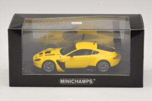Aston Martin V12 Vantage GT3 Gelb Minichamps 1:43 437121391 Metall – Bild 4 von 4