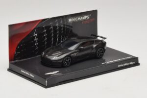 Aston Martin V12 Zagato Scintilla Silver Minichamps 1:43 437137221 Metall – Bild 2 von 5