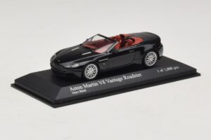 Aston Martin V8 Vantage Roadster Schwarz Metallic Minichamps 1:43 400137431 Metall – Bild 2 von 4