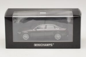 Audi A4 B8 Braun Metallic Minichamps 1:43 410011000 Metall – Bild 3 von 3