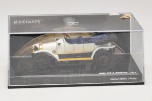 Audi Typ A Phaeton Weiss Blau Minichamps 1:43 437019032 Metall – Bild 4 von 5